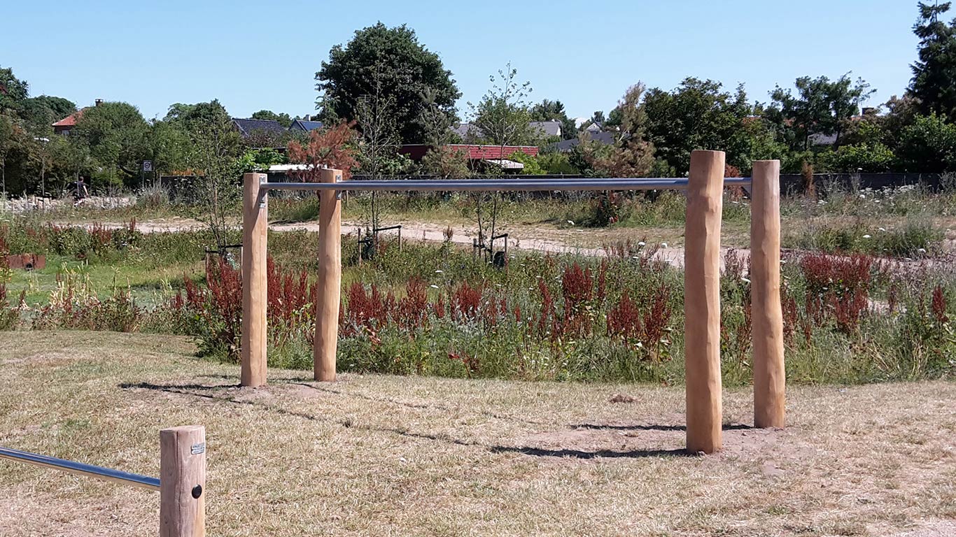 NatureFitnessFNParallelBars.jpg